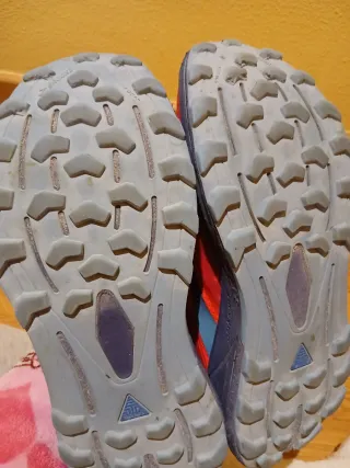 Zapatillas Brooks Cascadia 16 coral/Azul