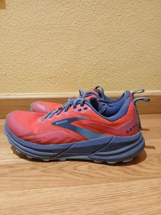 Zapatillas Brooks Cascadia 16 coral/Azul