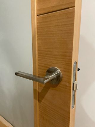 Puerta de madera con cristal (vendo dos)