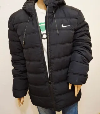 Chaqueta Nike Negra con Capucha