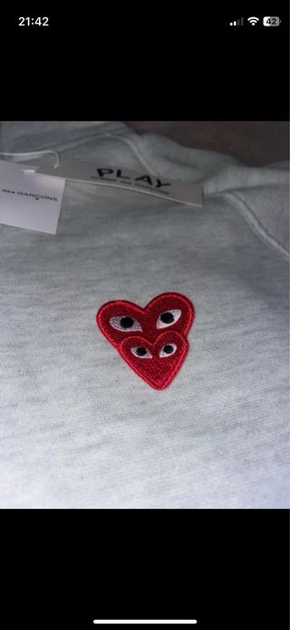 Comme des Garçons Zip Gris Corazón Rojo
