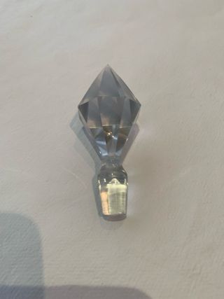 Tarro de cristal tallado con tapón