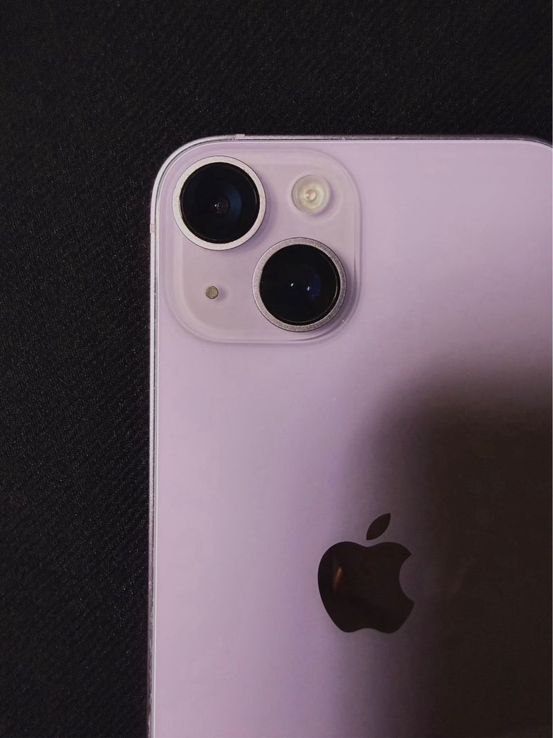 iPhone 14 Morado afbeelding 2