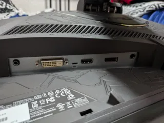 Monitor Curvo Asus XG27VQ 27