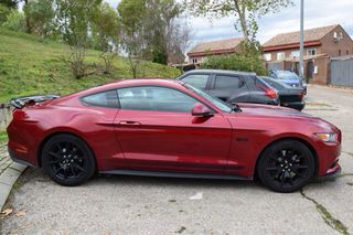 Ford Mustang GT Fastback 5.0