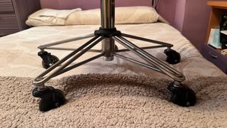 Escritorio con 2 cajones y silla