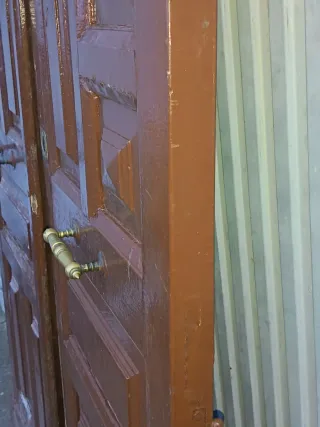 Puertas antiguas de entrada,de madera, muy grandes