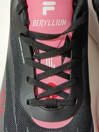 Zapatillas  running Fila BERYLLIUM Negro/Rosa