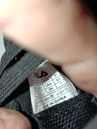 Zapatillas  running Fila BERYLLIUM Negro/Rosa