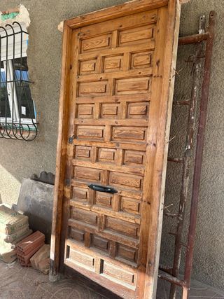 Puerta entrada madera rústica