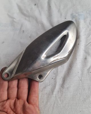 Embellecedor estribera izquierda