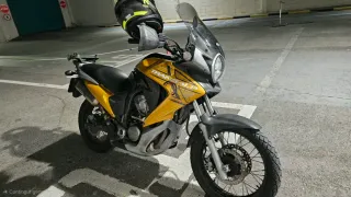 Honda Transalp 700 Adventure Negra/Amarilla