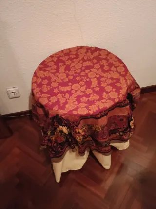 Mesa camilla pequeña tela y madera