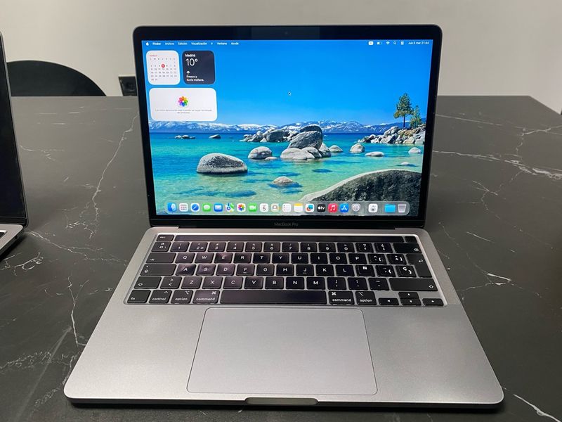 MacBook Pro 2020 i5 16GB RAM 500GB SSD
