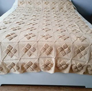 Colcha ganchillo vintage beige
