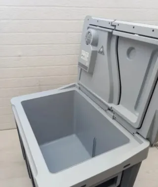 Nevera portátil azul Mobicool W40 AC/DC