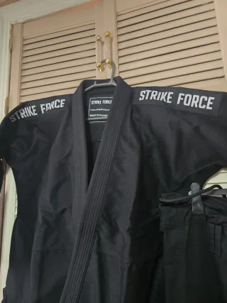 Kimono BJJ Jiu Jitsu Negro Strike Force