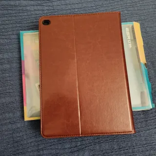 Funda ESR para tablet/e-reader (cuero)