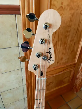 Bajo Fender Jazz Bass