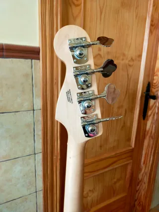 Bajo Fender Jazz Bass