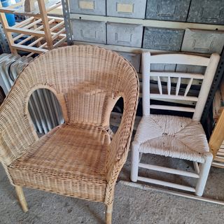 Antico divano in vimini e legno