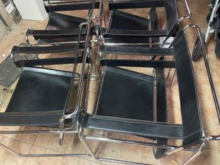 Sillón Wassilly sim. Knoll en Cuero Negro alta cal