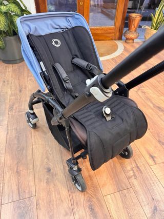 Bugaboo Bee 5 - Con dos capotas y una funda