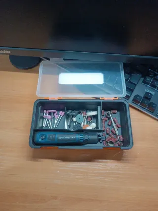 Dremel Inalámbrica + Accesorios