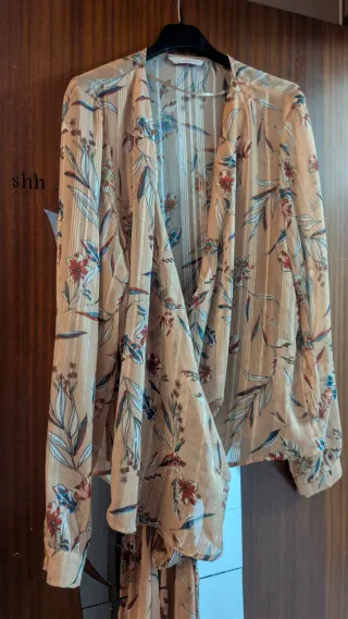 Blusa elegante estampado floral