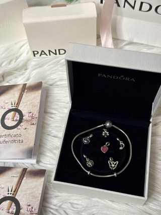 Bracciale Pandora Me con Charms e Scatole