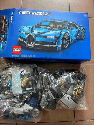 LEGO Technic Bugatti Chiron 42083