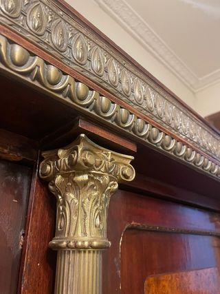 Armario antiguo madera con espejo