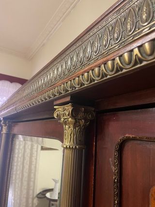 Armario antiguo madera con espejo