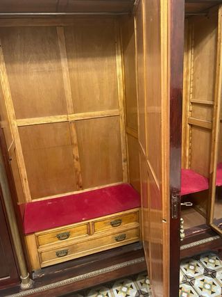 Armario antiguo madera con espejo