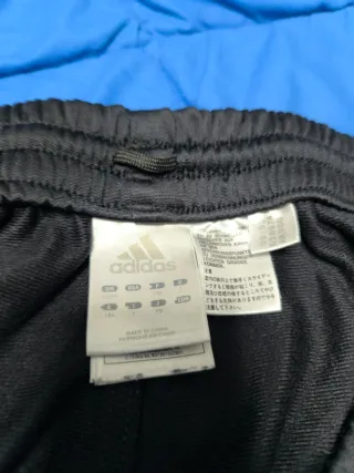 Pantalones Adidas Negros y Rojos