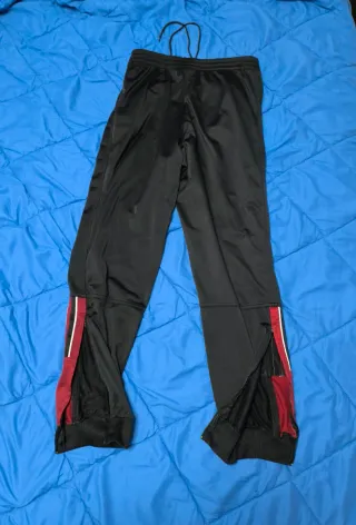 Pantalones Adidas Negros y Rojos