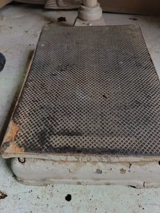 Báscula de farmacia antigua