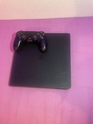 Consola PS4 Slim Negra + Mando
