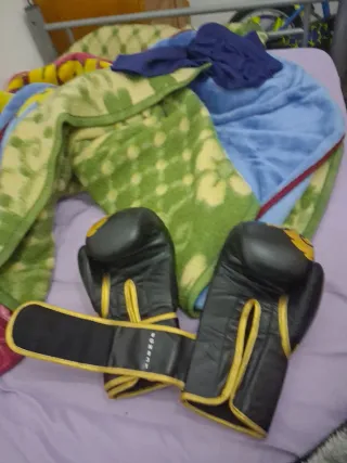 Guantes de Boxeo Leone Muay Thai