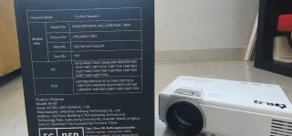 Proyector Dr.Q LED + Pantalla Textil 100