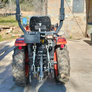Tractor nuevo sin usar Rhinoceros tech 25hp