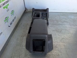 100224 mb680304 consola central mitsubishi montero