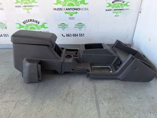 100224 mb680304 consola central mitsubishi montero