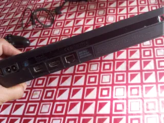 PS4 Slim 1TB + Mando Sony Negro