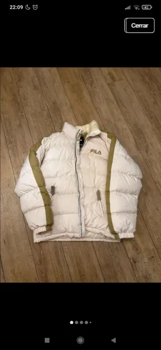 Abrigo Fila blanco y verde oliva