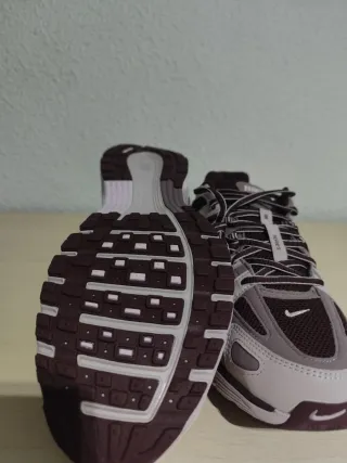 Nike P6000 Talla 45.5 Marrón/Gris