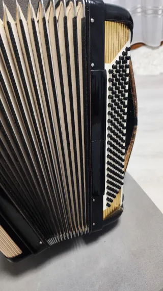 Acordeón Scandalli Negro