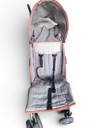 Passeggino leggero grigio con cappottina