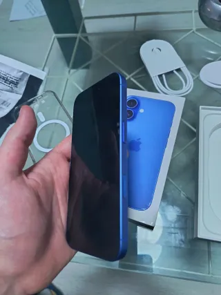 iPhone 16 256GB Azul