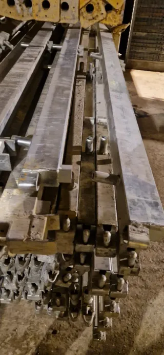 Tableros 197cmx50cm...y puntales 3m/4m..de obra